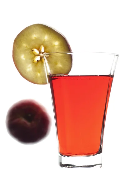 Glass of freshly squeeze red apple juice — Stock Photo, Image