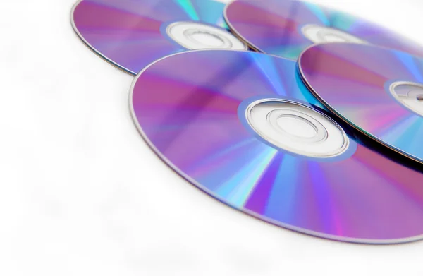 CD και dvd που απομονώνονται σε λευκό — Φωτογραφία Αρχείου