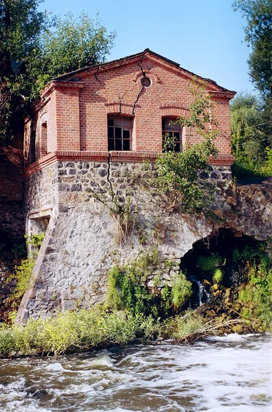 stock image House with a crack