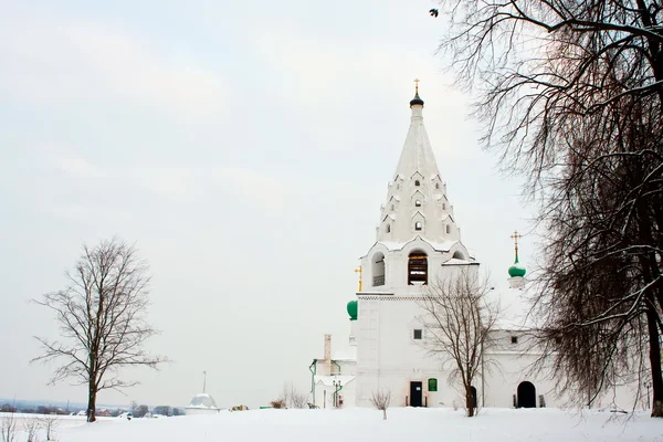 타워의 Troitce Danilov 수도원입니다 Zalessky — 스톡 사진