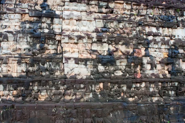 シェムリ アップ アンコール寺院の詳細な壁を享受カンボジア — ストック写真