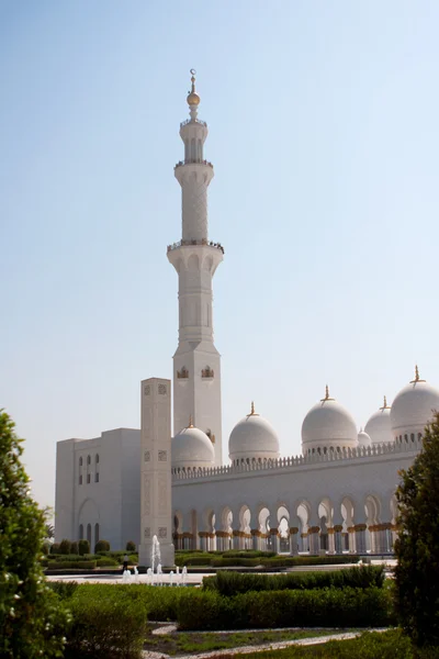 扎耶德清真寺或在阿布扎比大清真寺的侧视图 — 图库照片