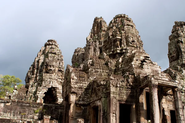 Ruínas do templo cambojano — Fotografia de Stock
