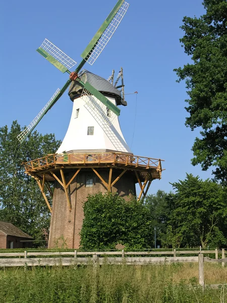Německá větrný mlýn — Stock fotografie