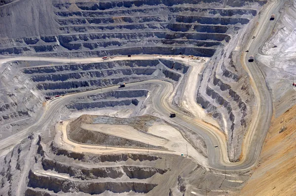 Primer plano de la mina de cobre excavación de pozos abiertos — Foto de Stock