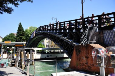 Uzak manzara Puente de la Academia