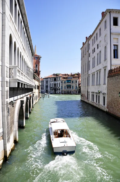 Barco taxi de Venecia — Stockfoto