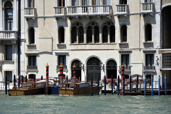 Barcos en Venecia — Stock Photo, Image
