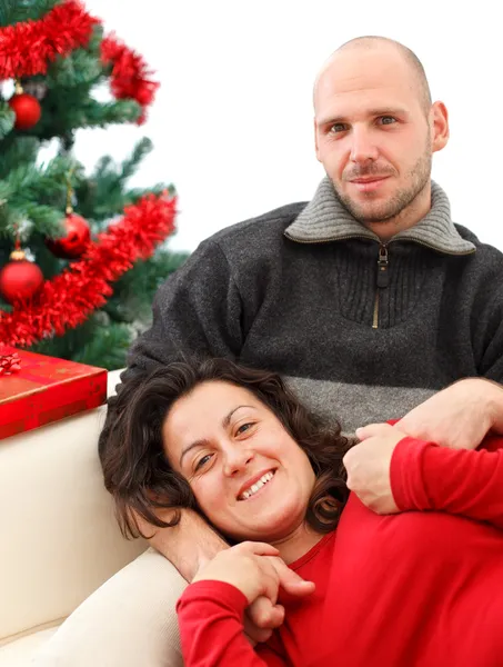 Paar zur Weihnachtszeit — Stockfoto