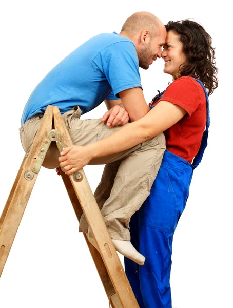 Casal feliz na escada — Fotografia de Stock
