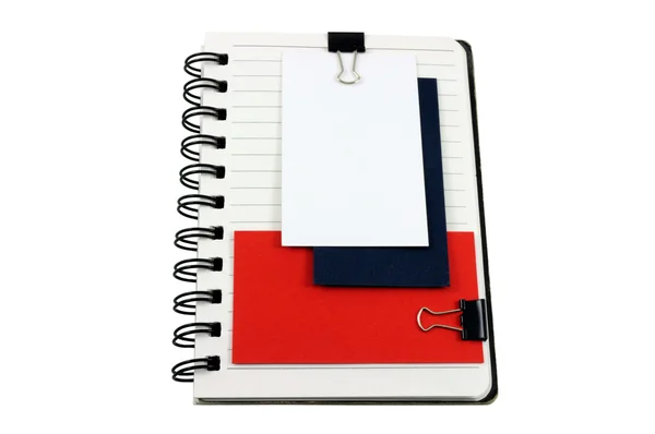 メモ帳と白い背景の上の色の名刺 — ストック写真