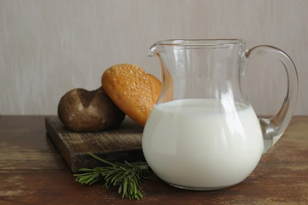 Latte e pane — Foto Stock