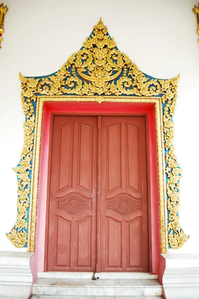 Staré dveře chrámu buddha — Stock fotografie