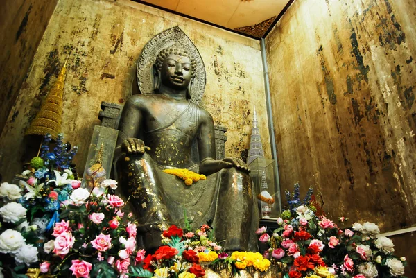 Starověké socha Buddhy bronzová v Thajsku — Stock fotografie