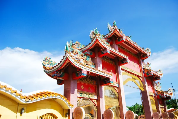 Grand chińska brama świątyni Buddy w Tajlandii — Zdjęcie stockowe