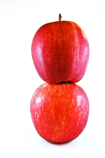 Due mela rossa isolata su sfondo bianco — Foto Stock