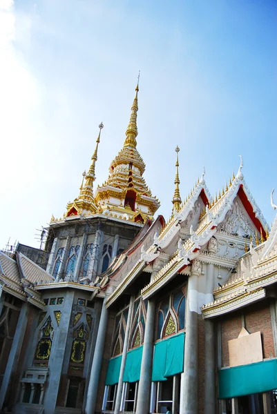 Vitt buddha tempel under konstruktion — Stockfoto