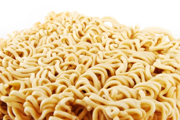 Μπλοκ της στιγμιαία noodles που απομονώνονται σε λευκό φόντο — Φωτογραφία Αρχείου