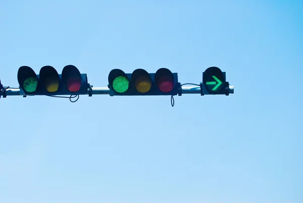 Grön färg på trafikljuset — Stockfoto
