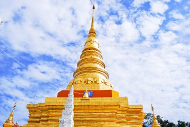 Golden pagoda Buda Tapınağı