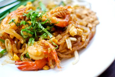 Tay tarzı noodle ile taze karides, pad thai, Tayland