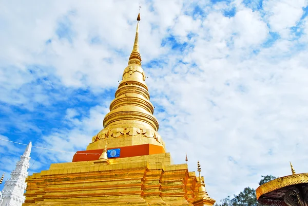 Golden Pagoda in Buddha temple — Stock Photo, Image