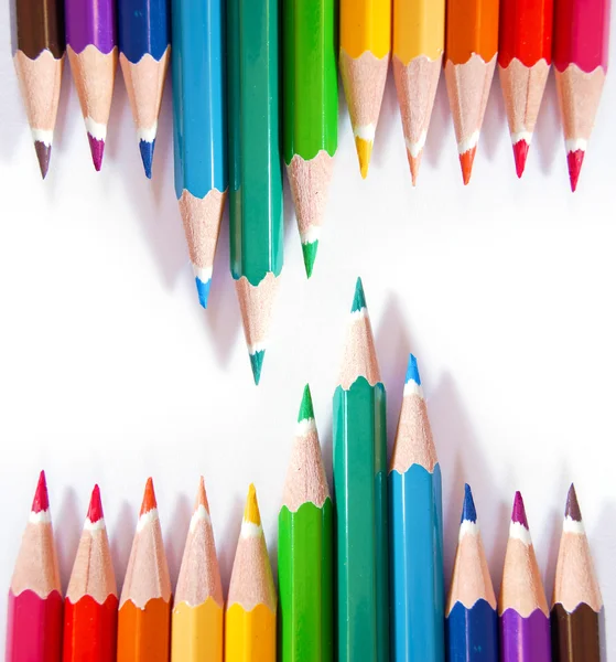 Lápices de color sobre fondo blanco — Foto de Stock