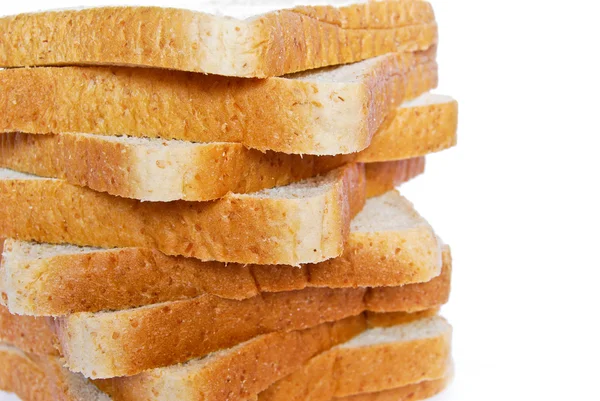 Gesneden volkoren brood geïsoleerd — Stockfoto