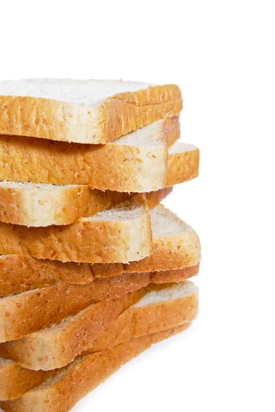 Gesneden volkoren brood geïsoleerd — Stockfoto