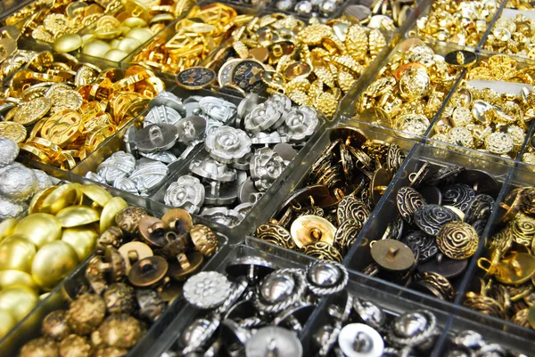 Vintage clothes buttons in market — Stock Photo, Image