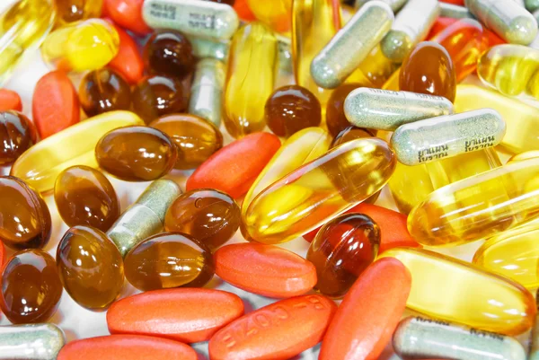 Barevné tablety vitaminu a medicína — Stock fotografie