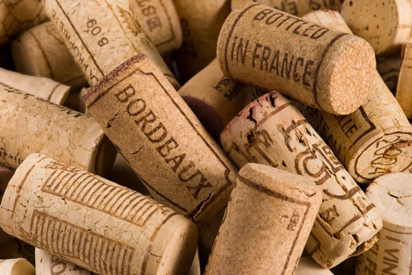 Бутылки во Франции Бордо использовали пробки Стоковое Изображение