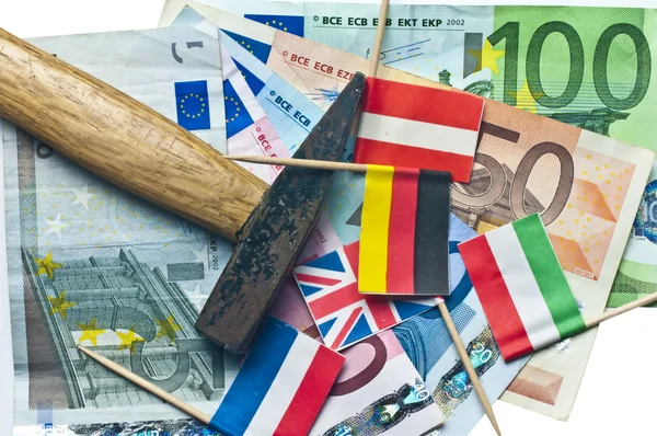 Euro bajo un martillo — Foto de Stock