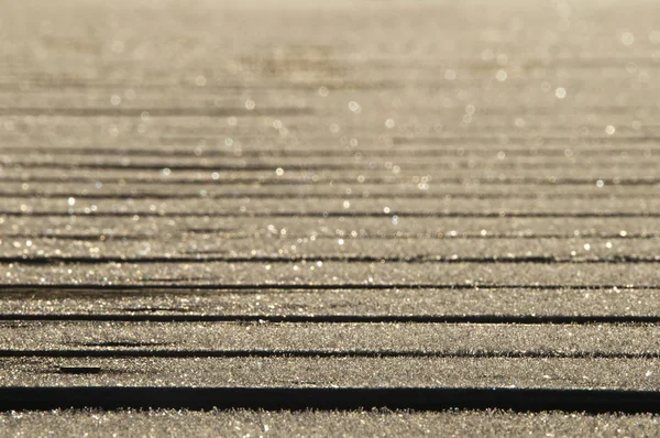 Пішохідний міст з кристалами льоду — стокове фото