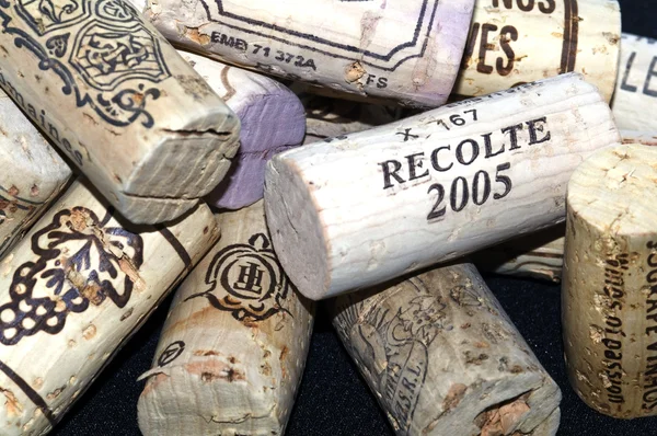 Tapones de botellas con vino Fotos de stock libres de derechos