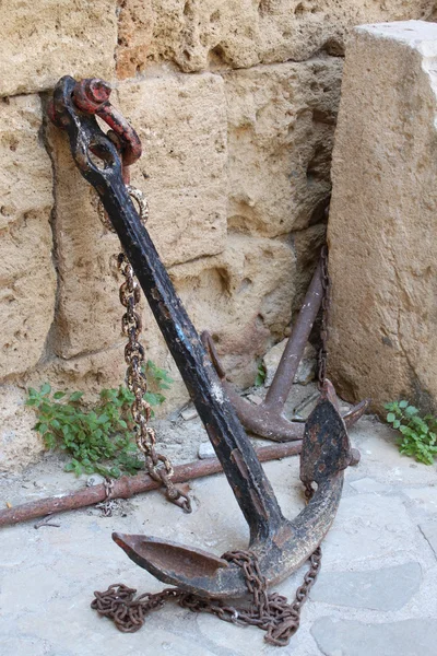 Old and rusty anchor — Stock Photo, Image
