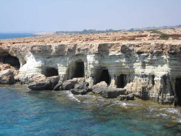 Морские пещеры — стоковое фото