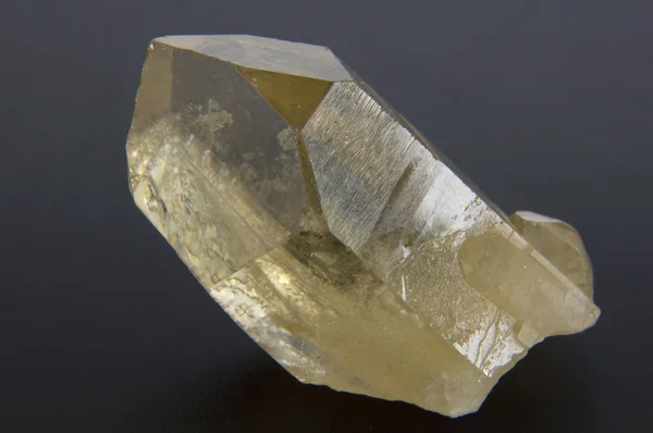 Großer Quarzkristall — Stockfoto