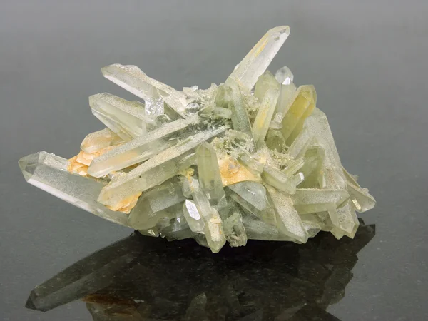 Crystals of a kaltsit and quartz — Stock Photo, Image