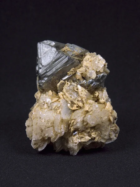 Galenit 和石英晶体 — 图库照片