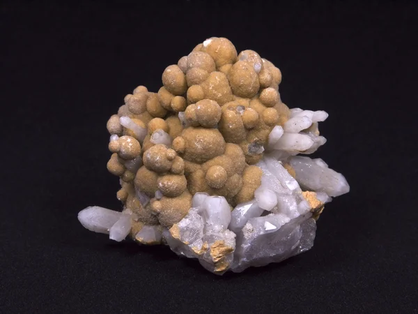 Kristalle aus Sfalerit und Quarz — Stockfoto
