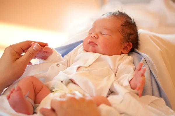 Nowo narodzone dziecko chłopca — Zdjęcie stockowe