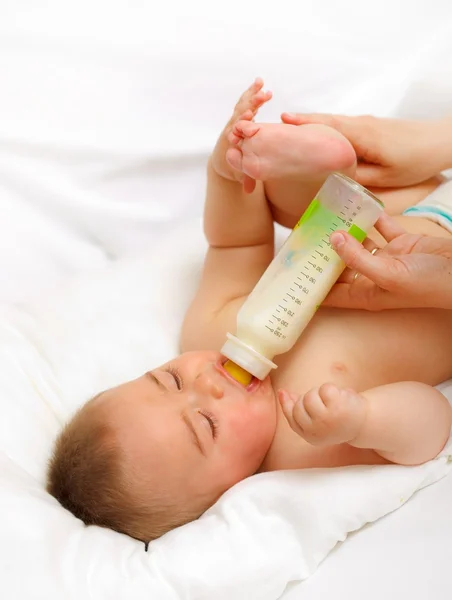 Baby voeding — Stockfoto