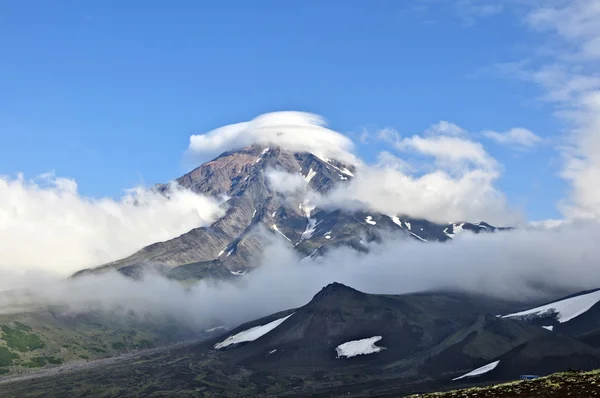 Clouds over mountains — Stock Photo, Image