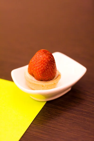 En jordgubbe tårta — Stockfoto