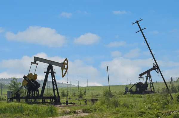 Нефтяные насосы — стоковое фото