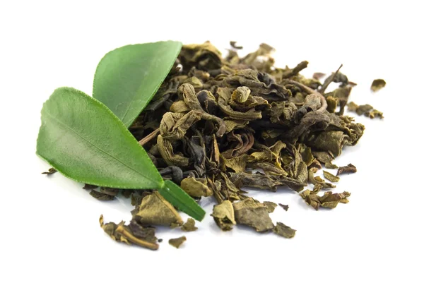 Πράσινο Τσάι Και Φύλλα Είναι Απομονωμένα Λευκό Φόντο — Φωτογραφία Αρχείου