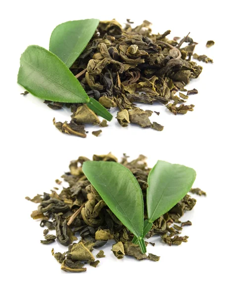 Πράσινο Τσάι Και Φύλλα Είναι Απομονωμένα Λευκό Φόντο — Φωτογραφία Αρχείου