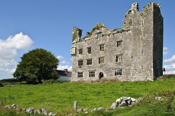 Írország nyugati partja a régi ír kastély — Stock Fotó