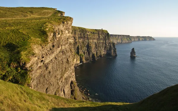 Koniec zachód słynny irlandzki klify Moher — Zdjęcie stockowe